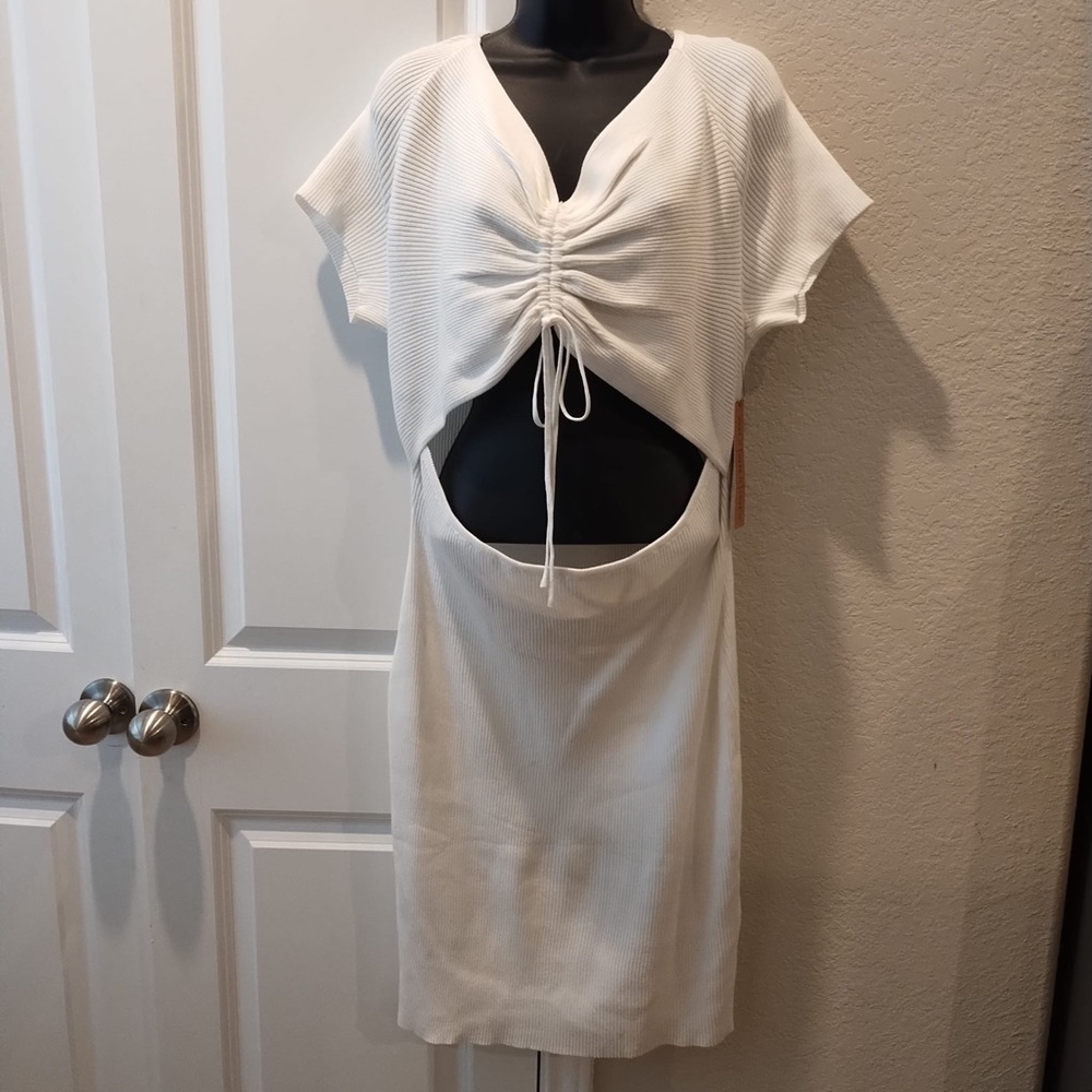 Women’s Dress Almost Famous Ivory SHORT SLEEVE Size 3XL
